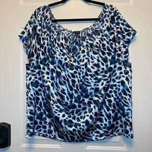 Ann Taylor Black/White Leopard Print Relaxed Smocked Blouse Sz XL Scoop Neck